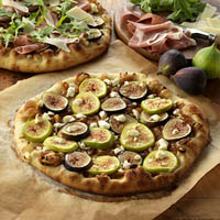 Black Mission Fig and Prosciutto Pizza: Main Image