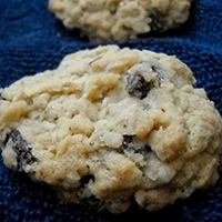 Oatmeal Raisin Cookies: Main Image