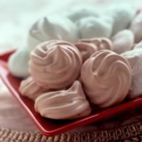 Meringue Kisses: Main Image