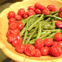 Herb Roasted Green Beans and Tomatoes: Main Image