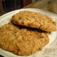 Oatmeal Currant Cookies: Main Image