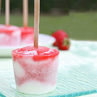 Strawberry-Yogurt Freezer Pops: Main Image