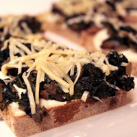 Mushroom and Spinach Tartines with Roasted Garlic Spread: Main Image