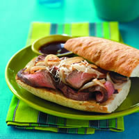 Spanish Beef Dips with Caramelized Manchego Onions: Main Image