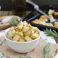 Garlic Rosemary Roasted Potatoes: Main Image